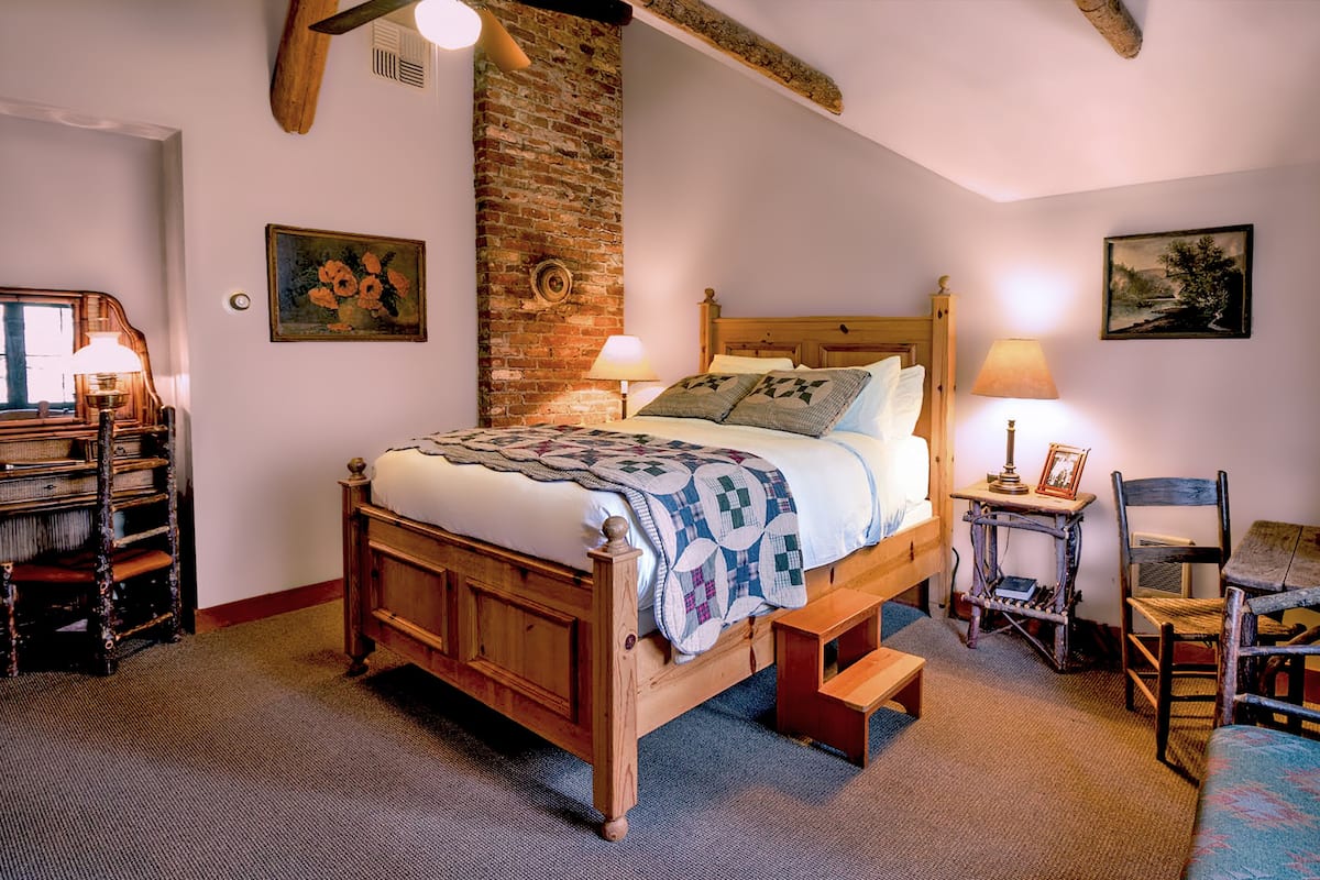 Room, 1 Queen Bed (Lodge)