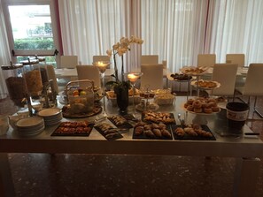 Food court - Storyville Hotel (Montignoso)
