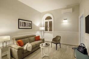 Deluxe Apartment, 2 Bedrooms, Terrace | Living area