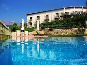 Outdoor pool - Jennifer Home Hotel (Drama)