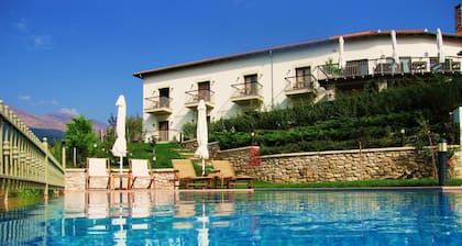 Jennifer Home Hotel