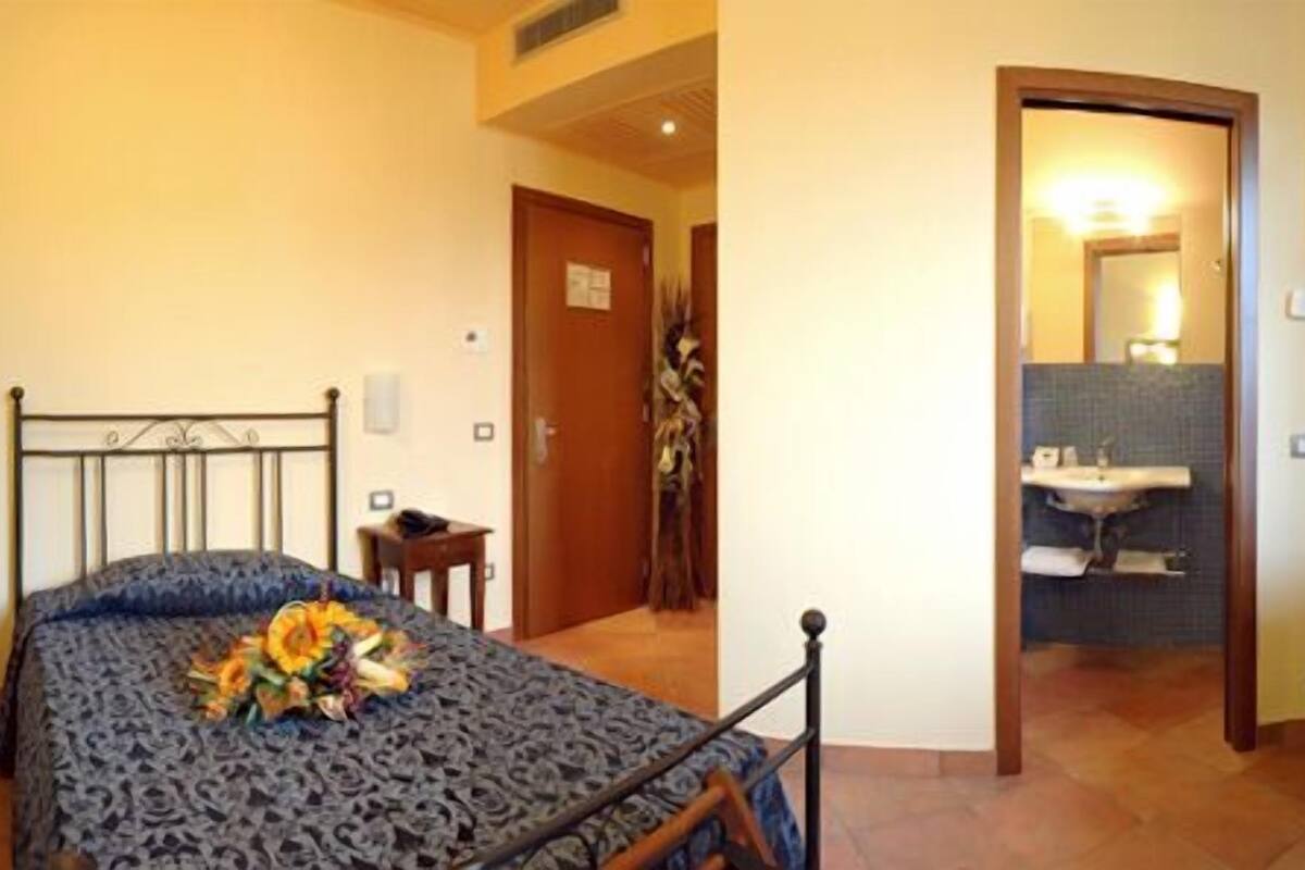 Tek Kişilik Oda, 1 Tek Kişilik Yatak | Masa, ücretsiz kablosuz İnternet, çarşaf takımı