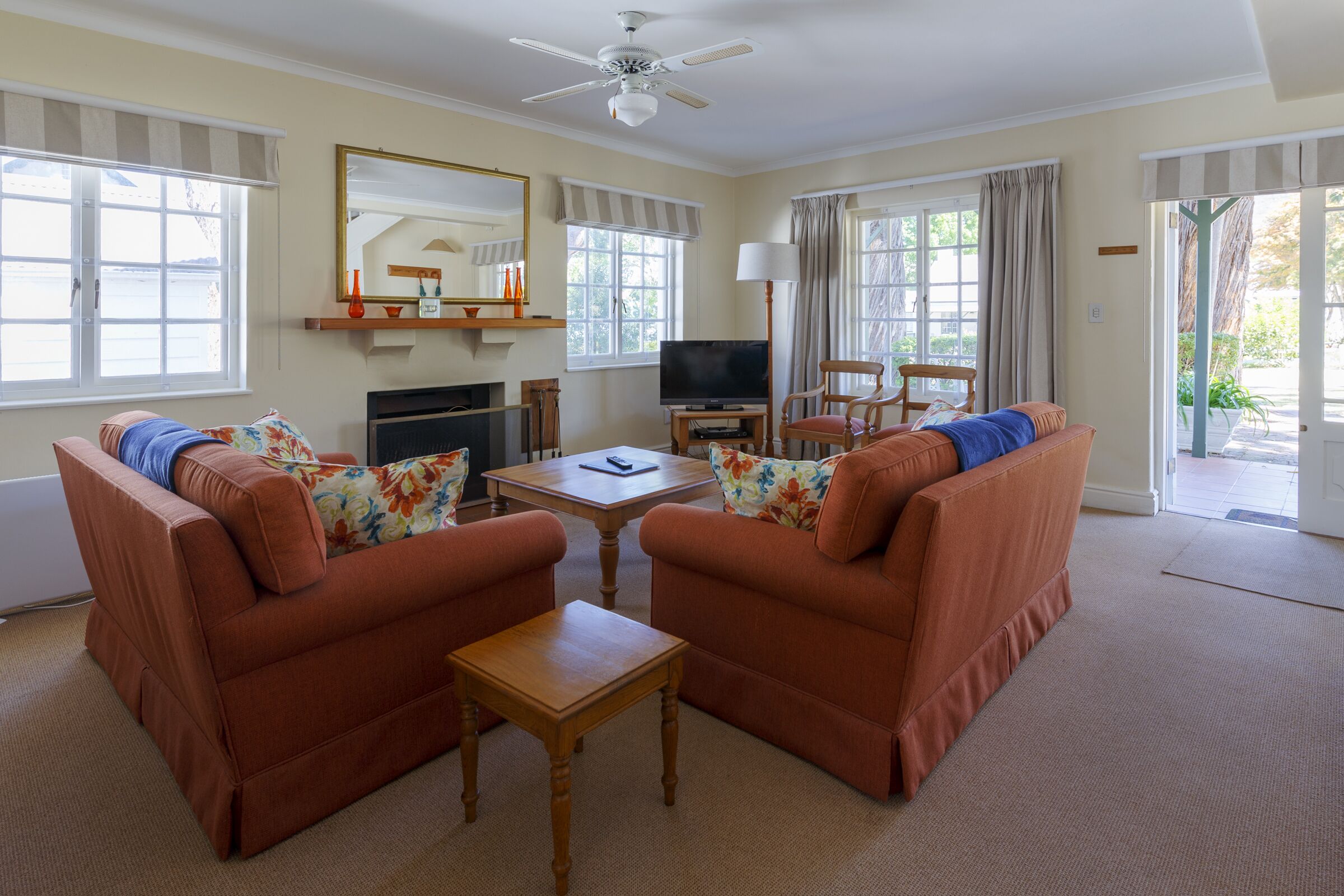 Deluxe Room, Garden View | Living area | 32-inch Smart TV with digital channels