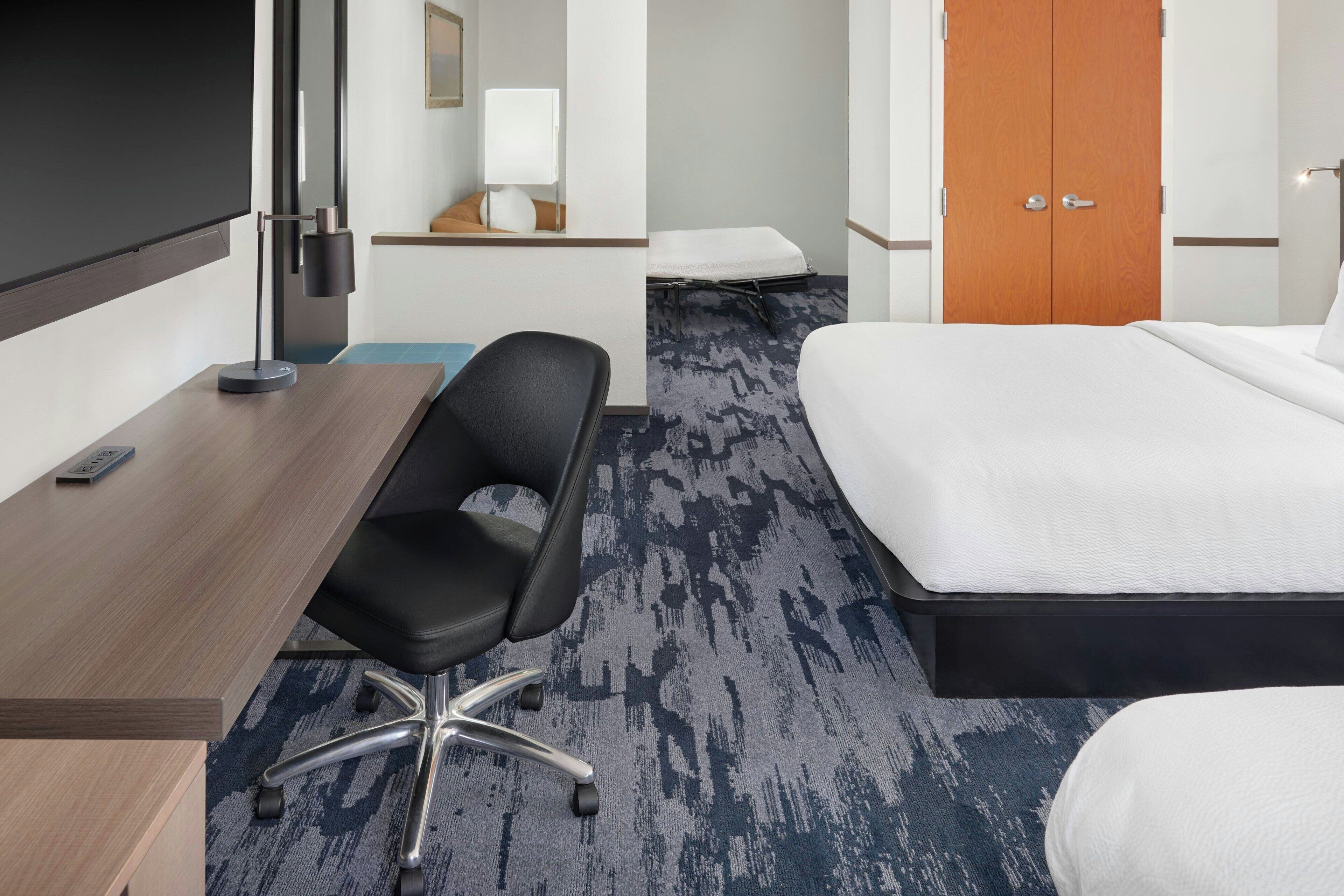 executive suite, 1 bedroom | premium bedding, desk, blackout curtains, iron/ironing board