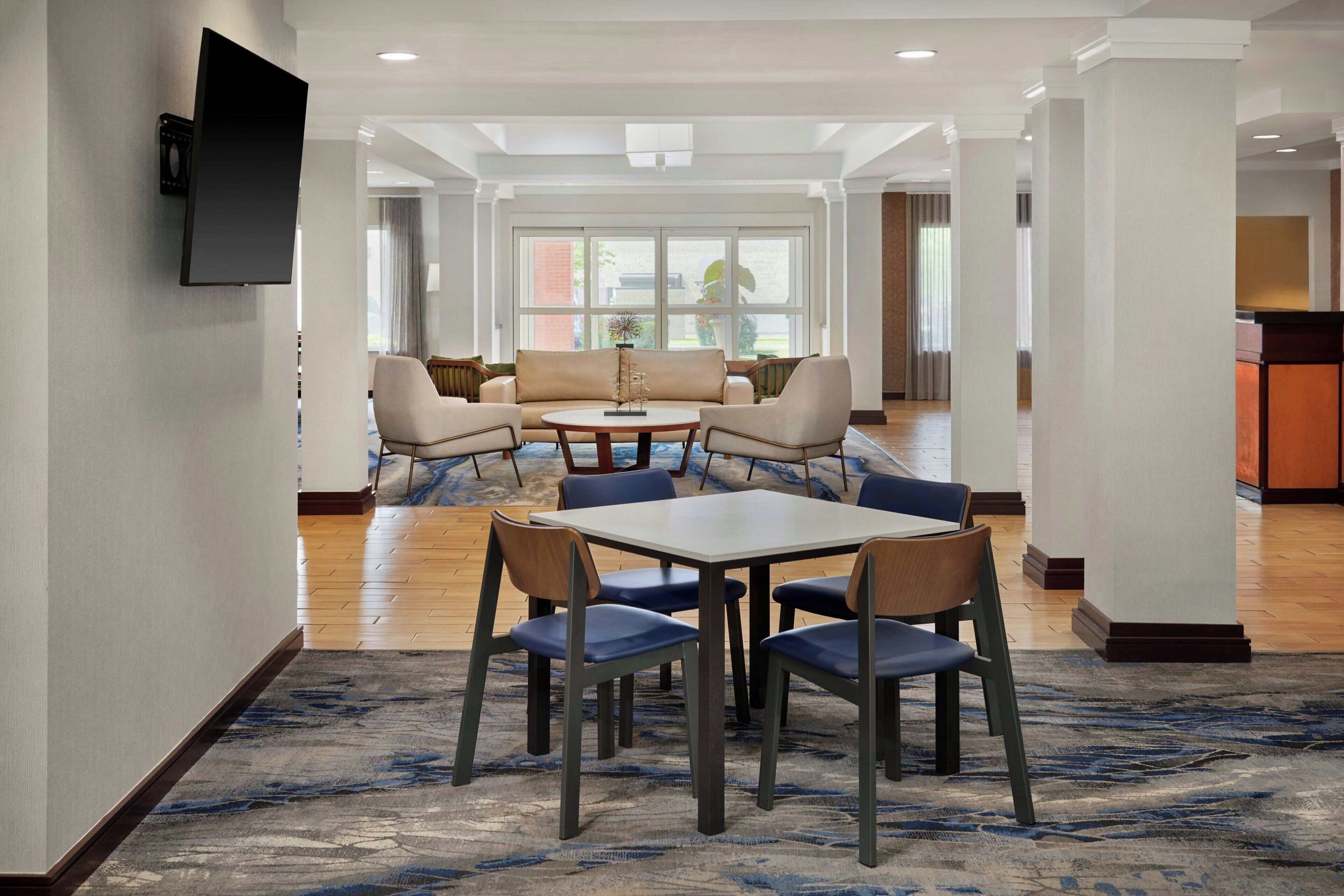 free buffet breakfast