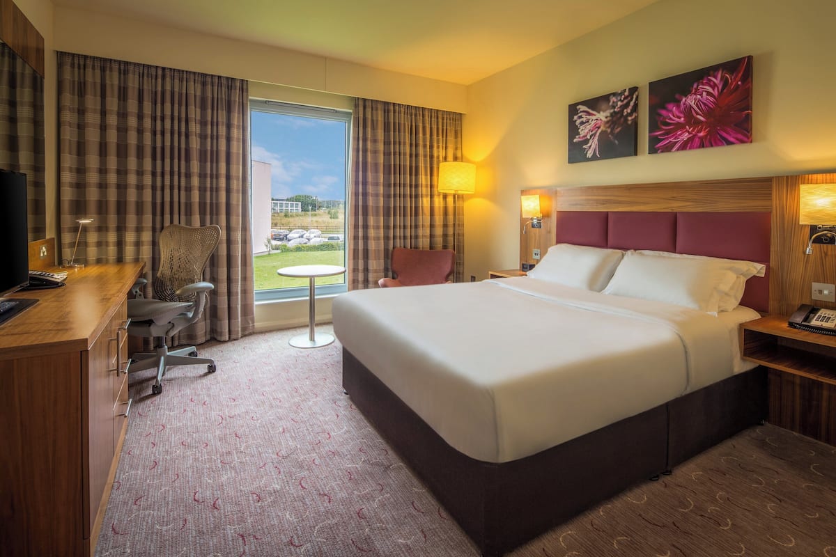 1 bedroom, hypo-allergenic bedding, in-room safe, desk