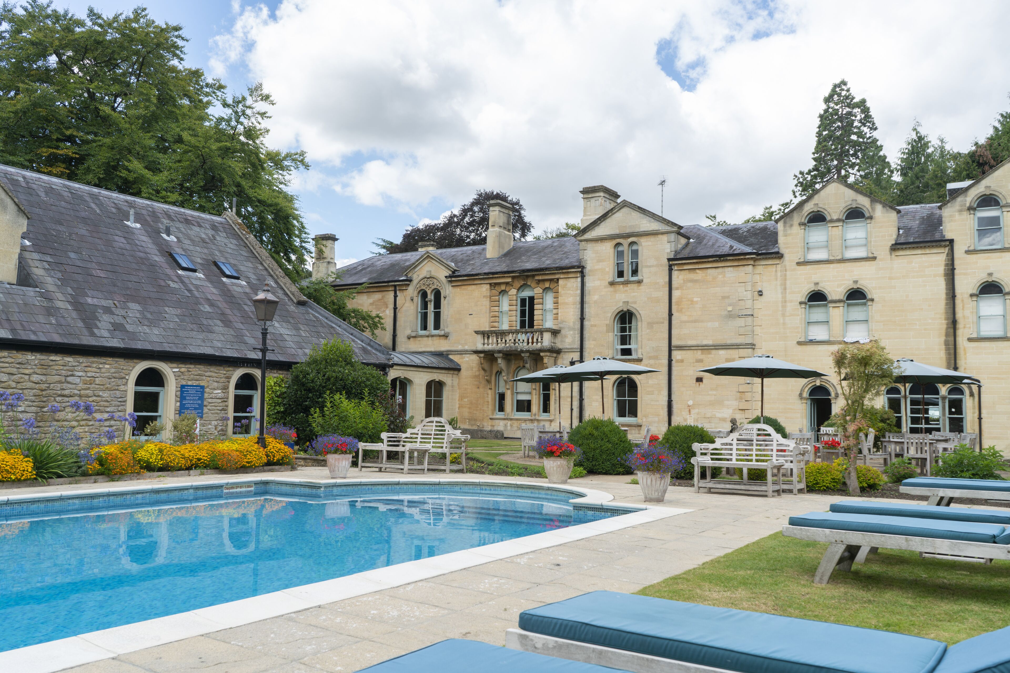 Outdoor pool, open 8:00 AM to 7:00 PM, pool umbrellas, pool loungers