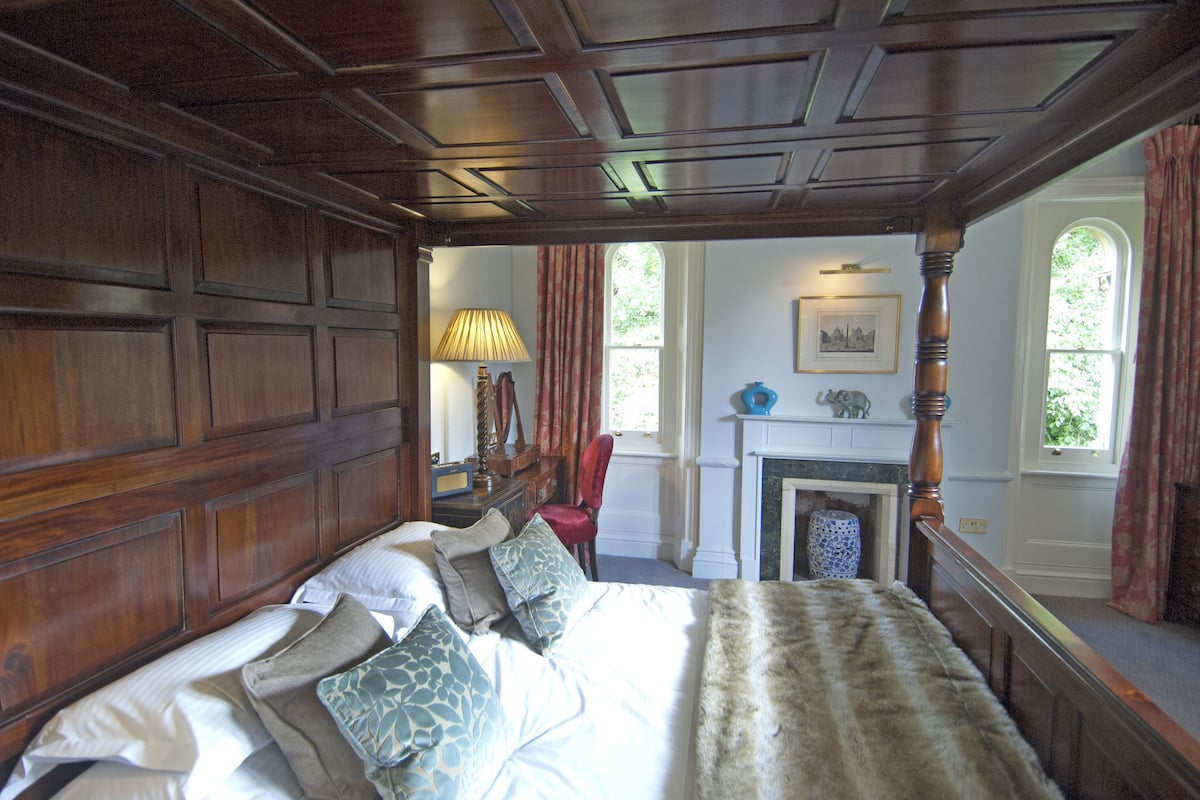 egyptian cotton sheets, premium bedding, minibar, in-room safe