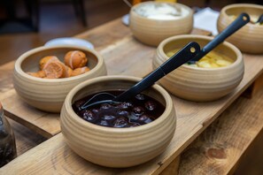 Daily full breakfast (GBP 19.95 per person)