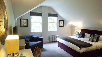 Klassieke kamer | Lakens van Egyptisch katoen, luxe beddengoed, een minibar