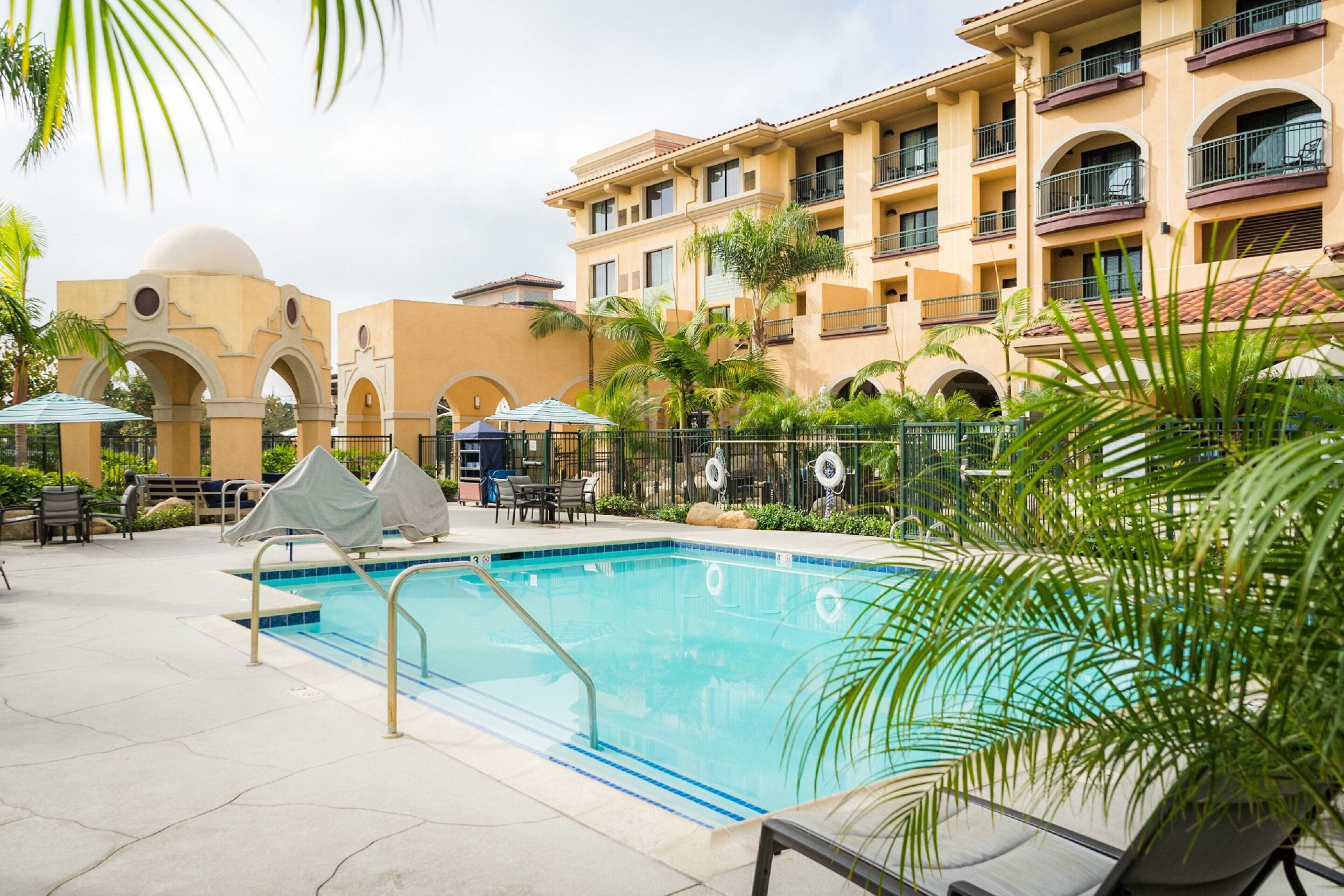Outdoor pool, pool loungers