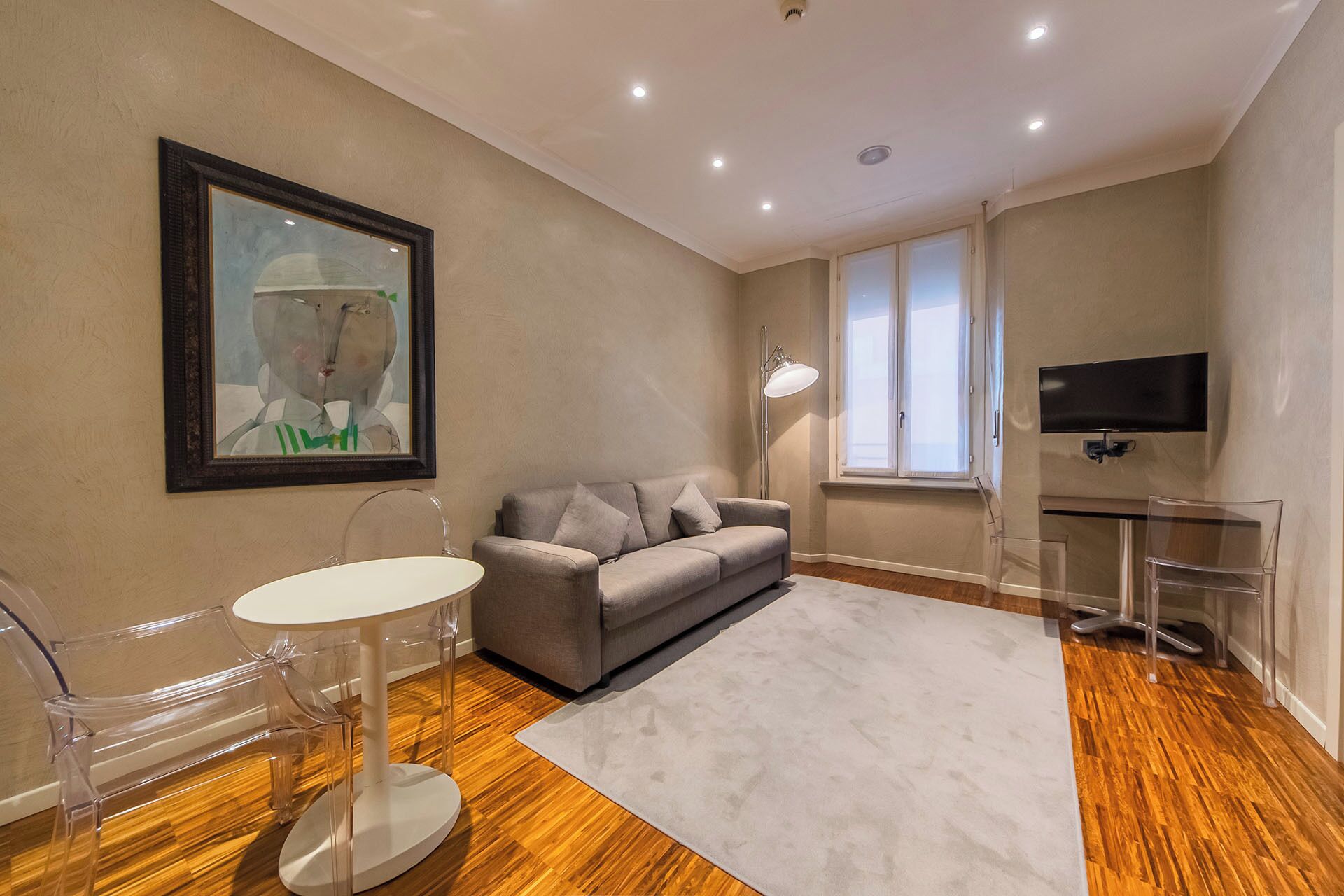 room | 1 bedroom, minibar, in-room safe, desk