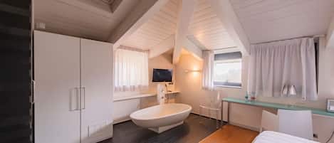 Superior Double Room | Minibar, in-room safe, desk, laptop workspace