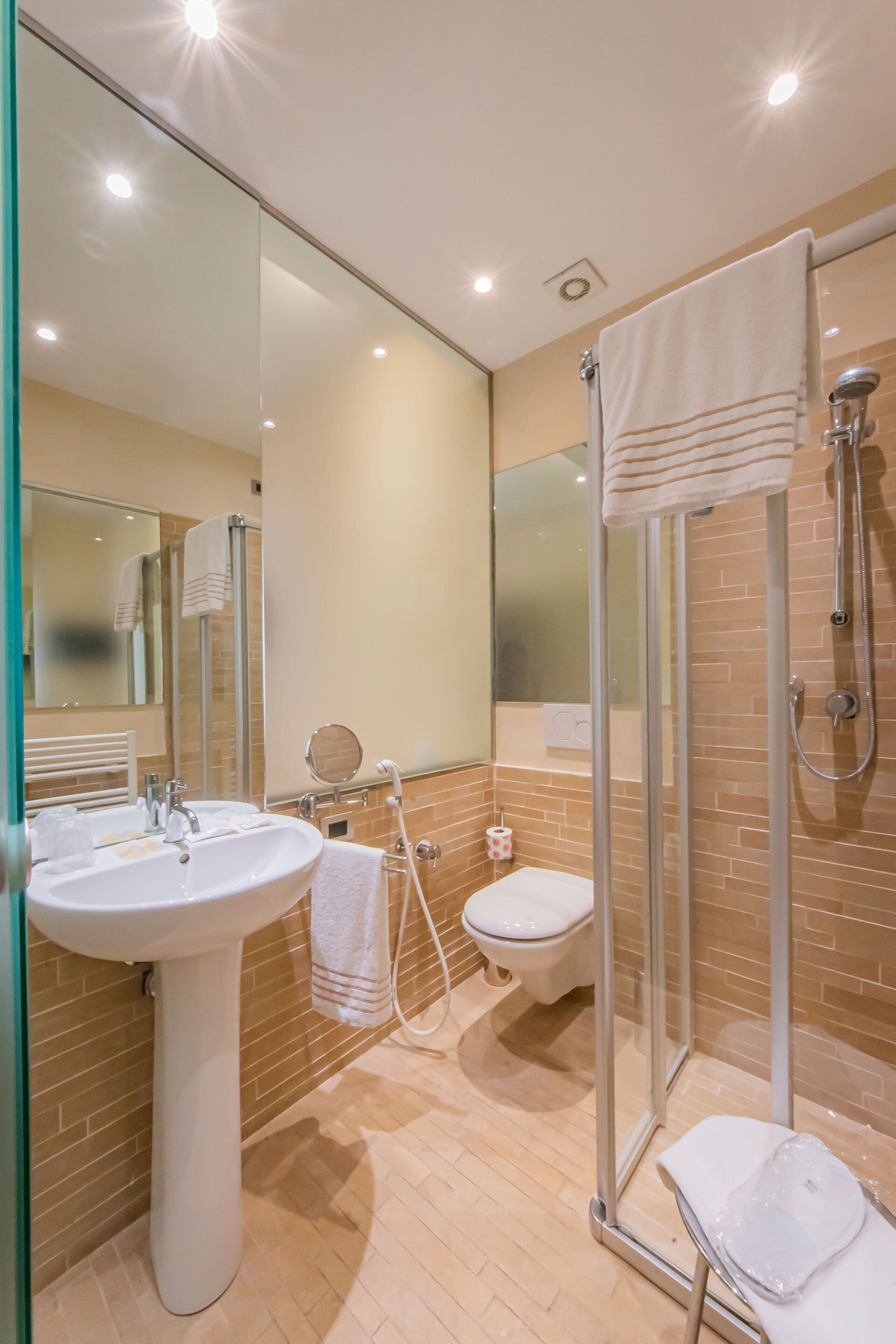 standard single room, 1 single bed | bathroom | free toiletries, hair dryer, bidet, towels
