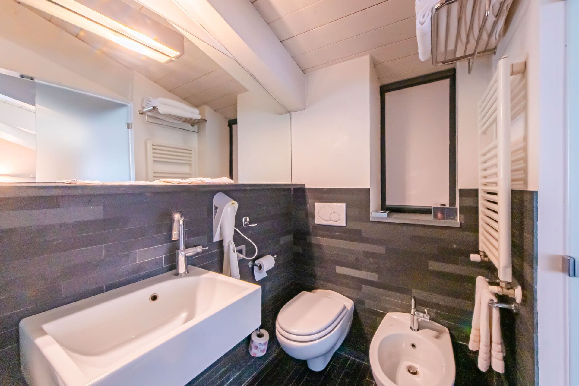 superior double room | 1 bedroom, minibar, in-room safe, desk