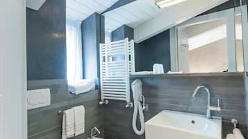 Double or Twin Room | Bathroom | Free toiletries, hair dryer, bidet, towels