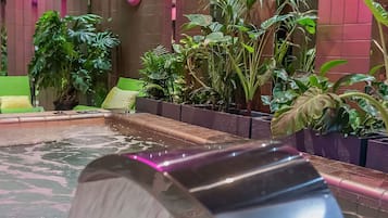 Sauna, vasca idromassaggio, bagno turco, trattamenti per il corpo