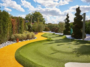 Mini-golf