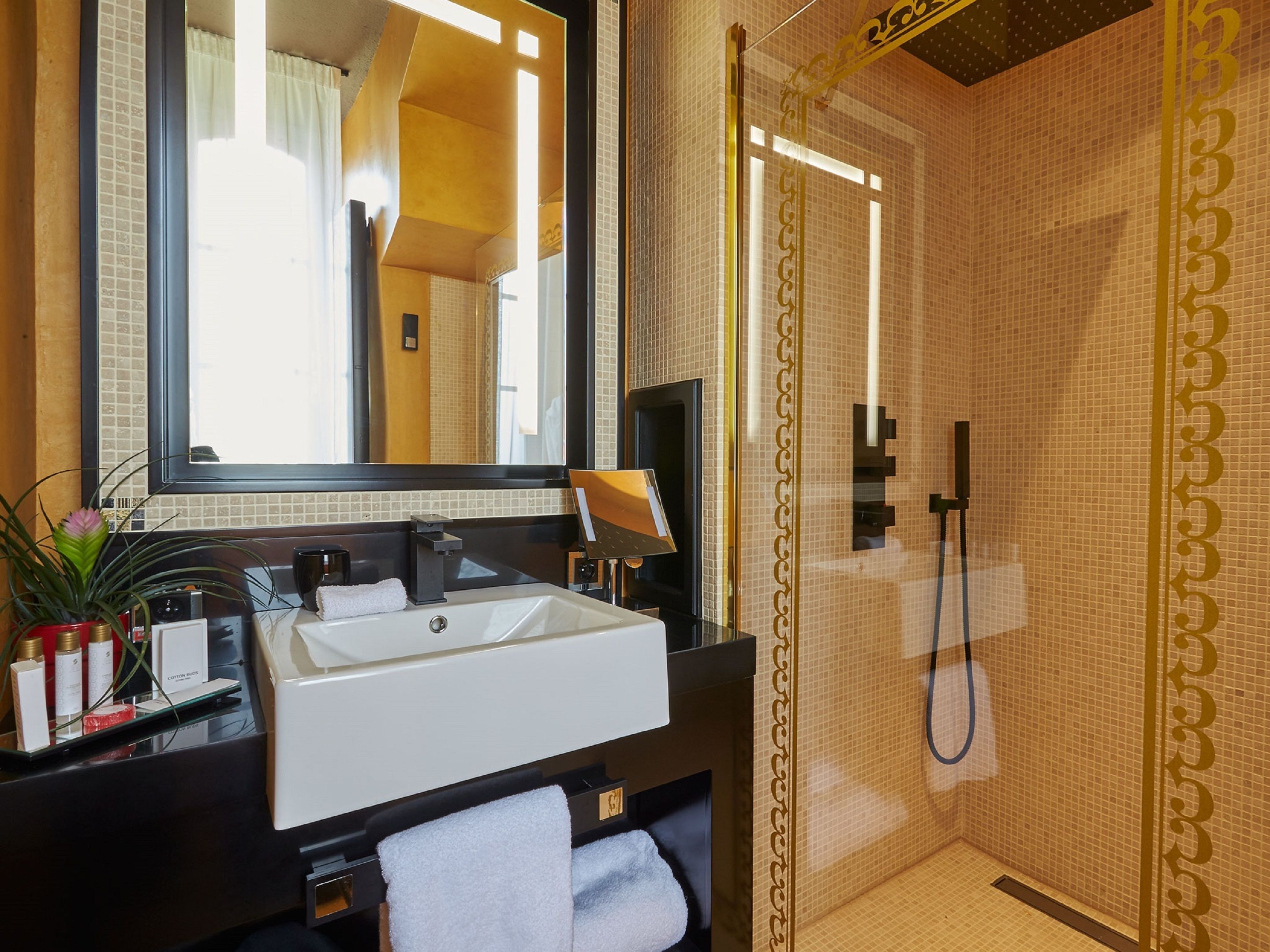 standard single room, 1 single bed | bathroom | free toiletries, towels