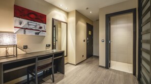 Minibar, in-room safe, soundproofing, free WiFi