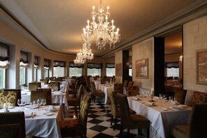 Lunch and dinner served - Hotel El Vallés (Briviesca)
