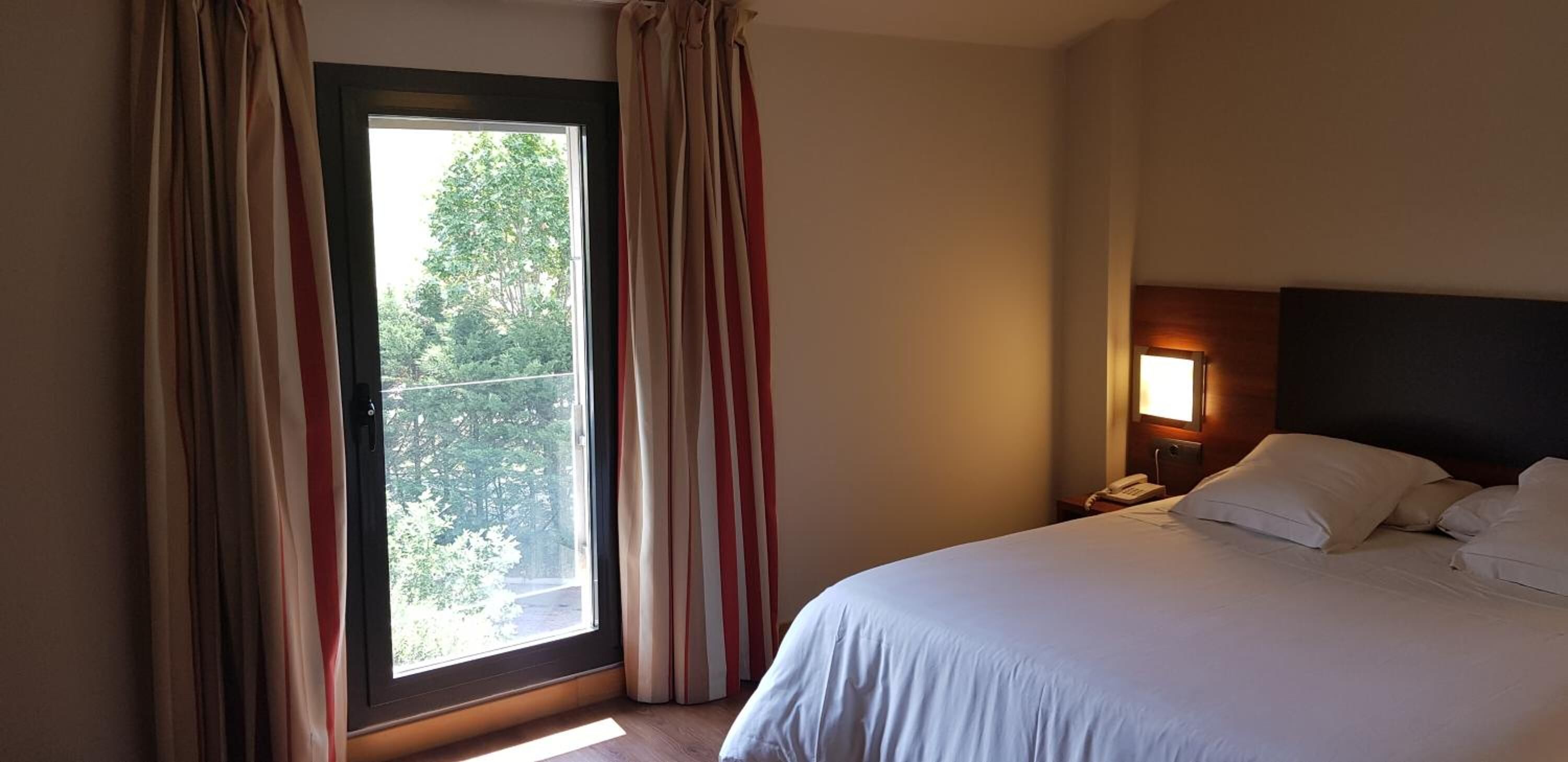 minibar, in-room safe, desk, soundproofing