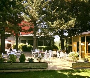 Lunch and dinner served, Fusion cuisine - Hotel El Vallés (Briviesca)