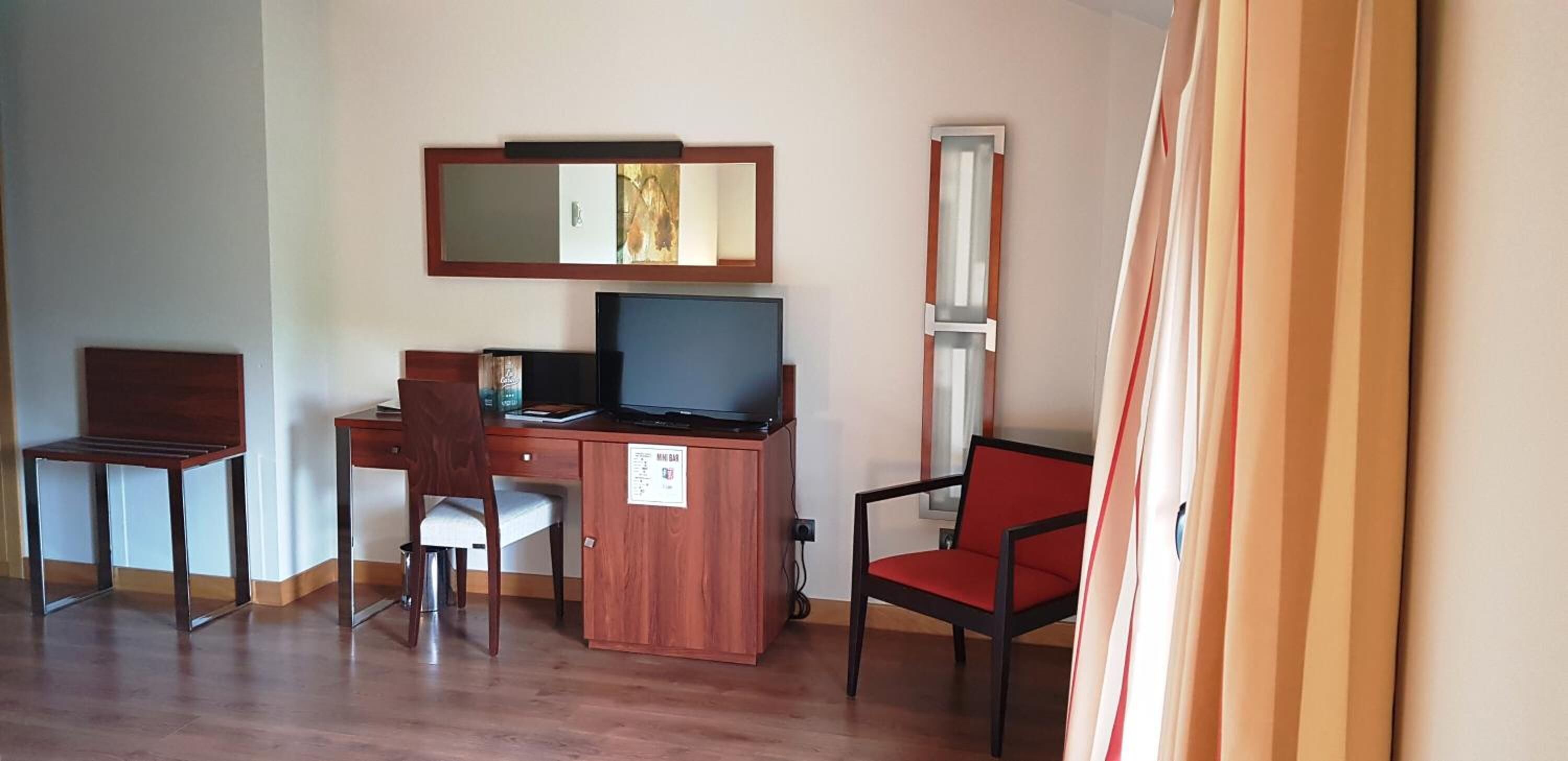 minibar, in-room safe, desk, soundproofing