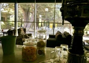 供應午餐和晚餐,創意料理