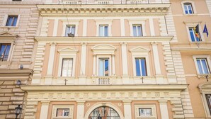 A multi-story building with classical architecture, featuring symmetrical windows and decorative moldings. - Hotel St. Moritz (Rome)