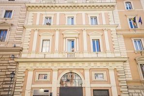 Exterior - Hotel St. Moritz (Rome)