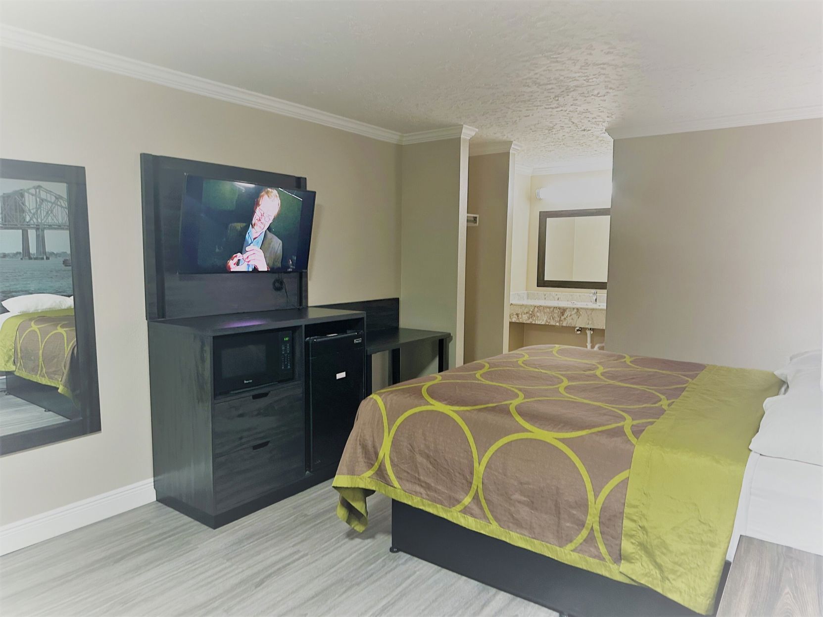 In-room safe, desk, iron/ironing board, free WiFi