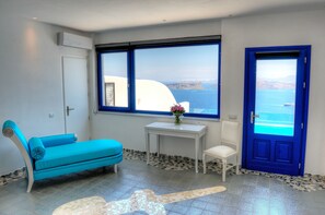 Suite, Indoor Spa Bath, Private Infinity Pool, Sea View | Wohnbereich