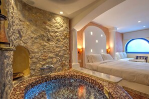 Senior Suite with Spa Bath and Caldera View