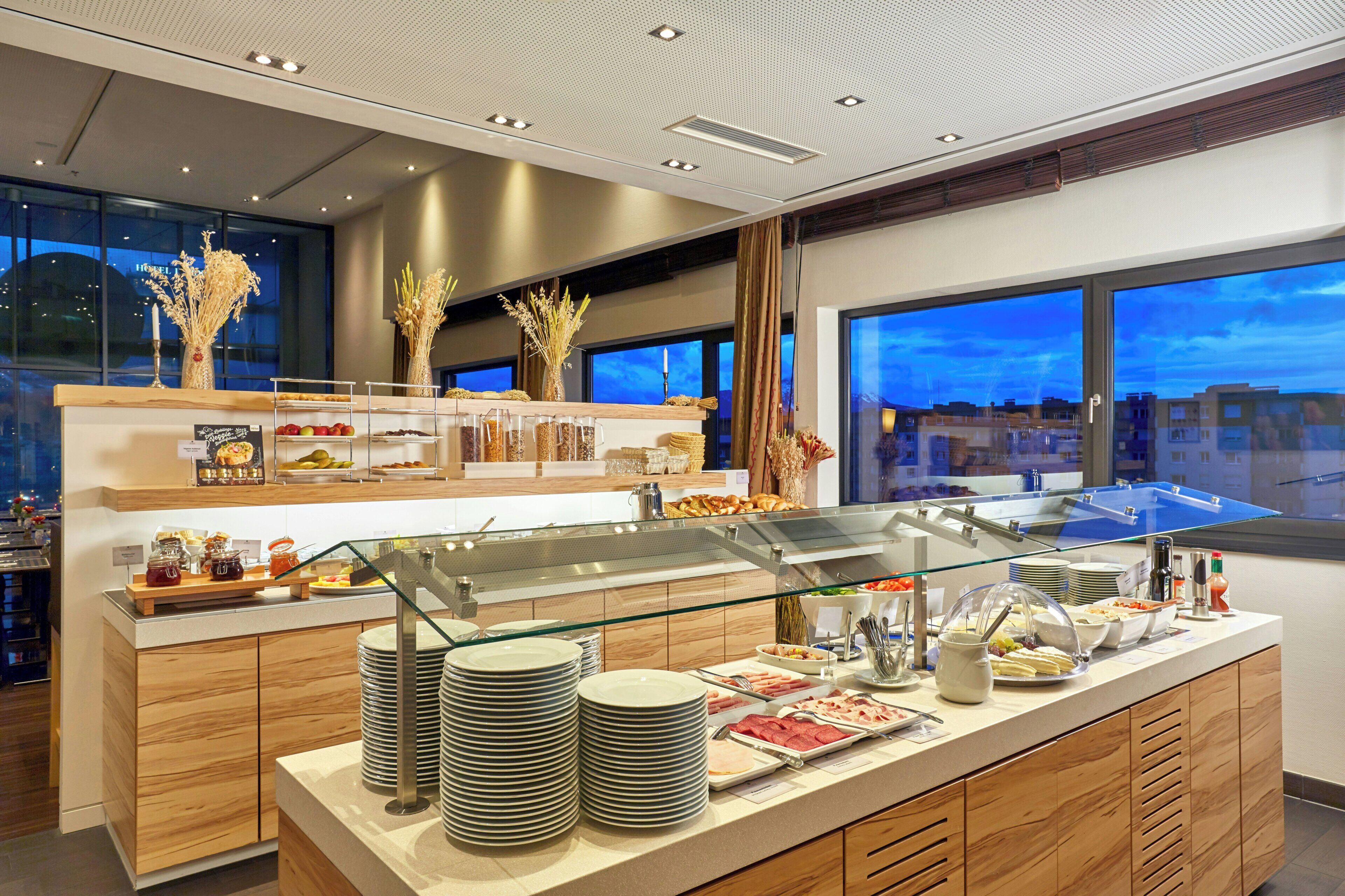Tägliches Frühstücksbuffet gegen Gebühr