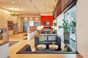 Lobby - H+ Hotel Salzburg (Salzburg)