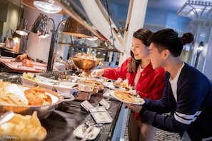 Desayuno buffet todos los días (con cargo)