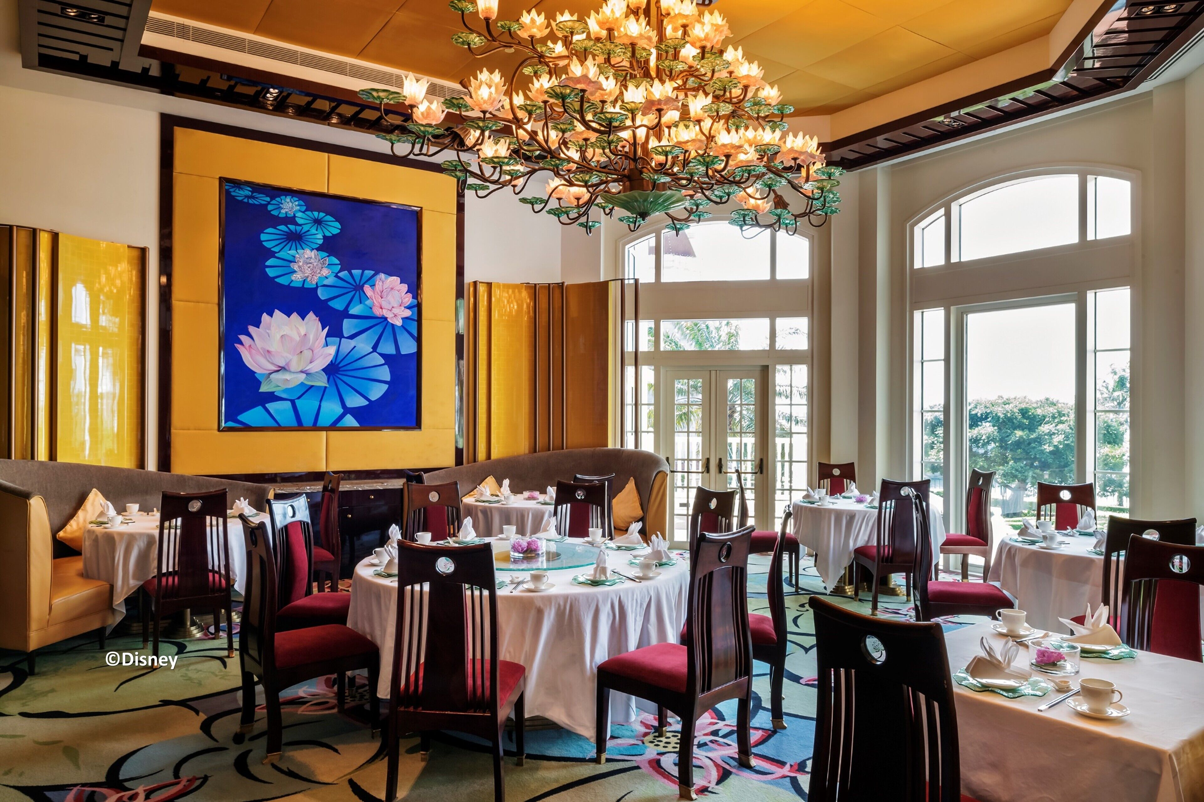 3 restaurants, breakfast, lunch, dinner served; chinese cuisine