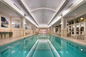 Piscine couverte, piscine extérieure (ouverte en saison)