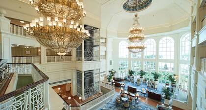 Hong Kong Disneyland Hotel