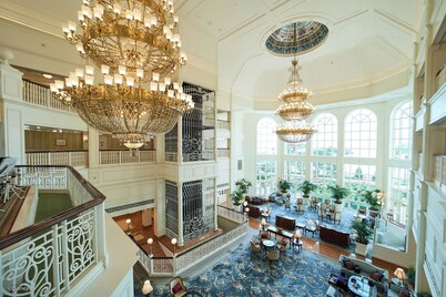 Hong Kong Disneyland Hotel