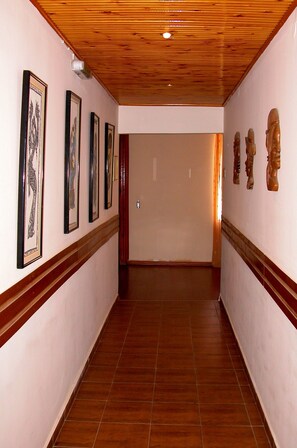 Hallway - Airport Hotel Les Amis (Vari-Voula-Vouliagmeni)