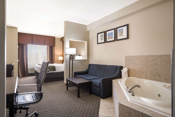 办公桌、遮光窗帘、熨斗/熨衣板、免费婴儿床