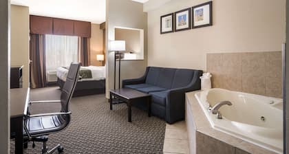 Comfort Suites Forsyth near I-75