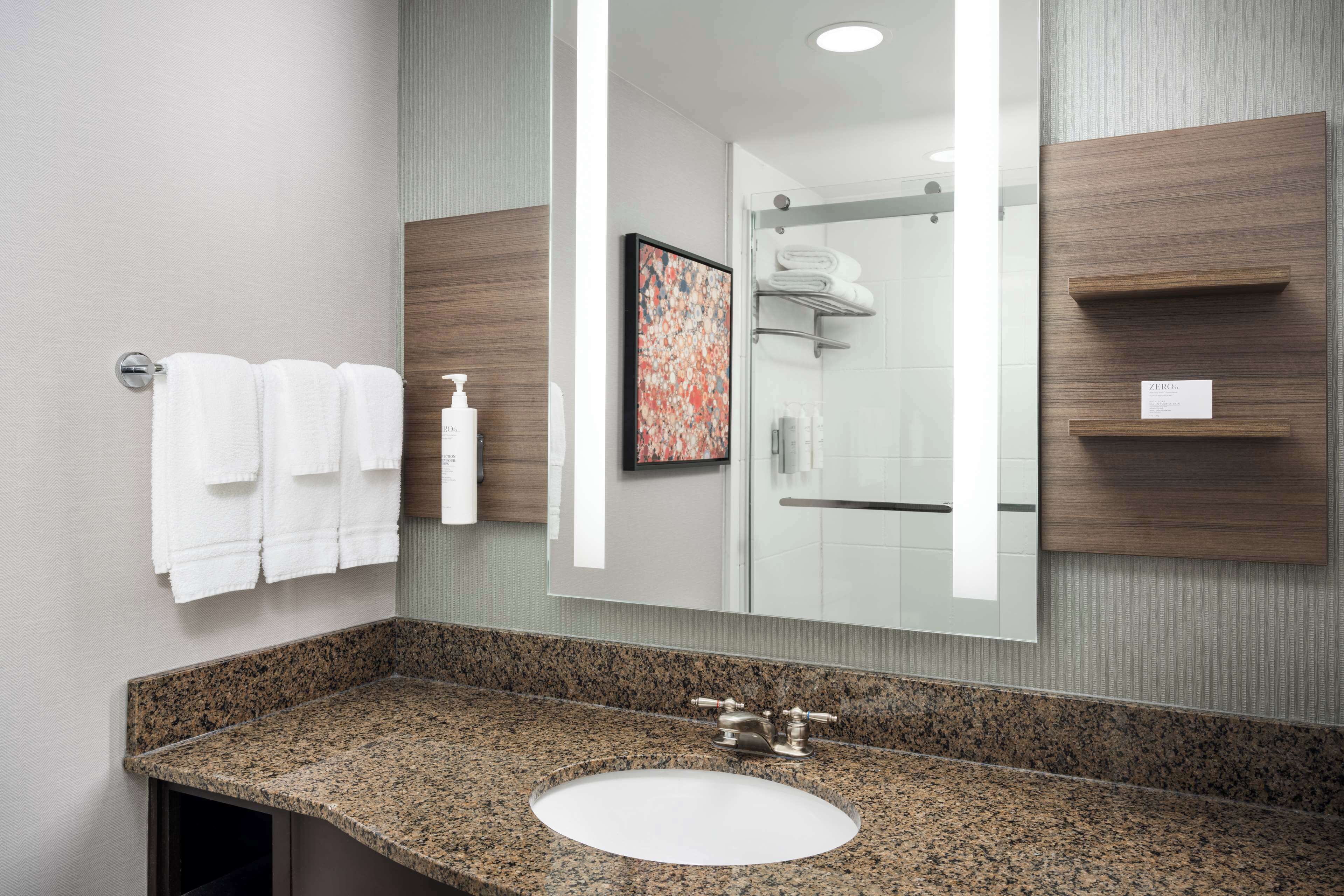 Quarto, 1 cama King | Chuveiro