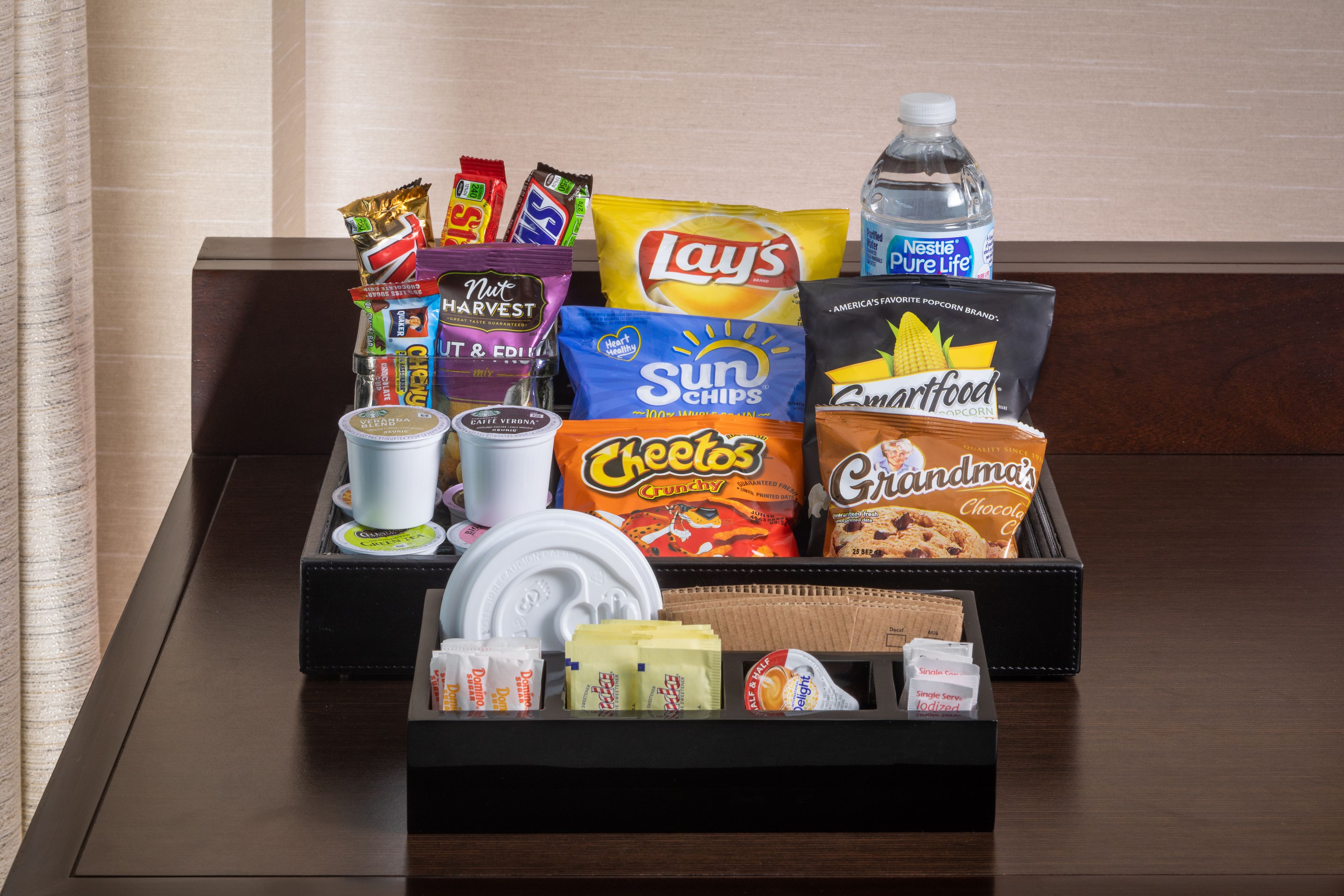 room, 1 king bed (drinks & snacks) | room amenity
