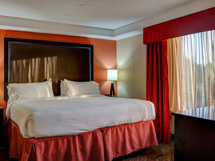 Caja de seguridad en la habitación y escritorio