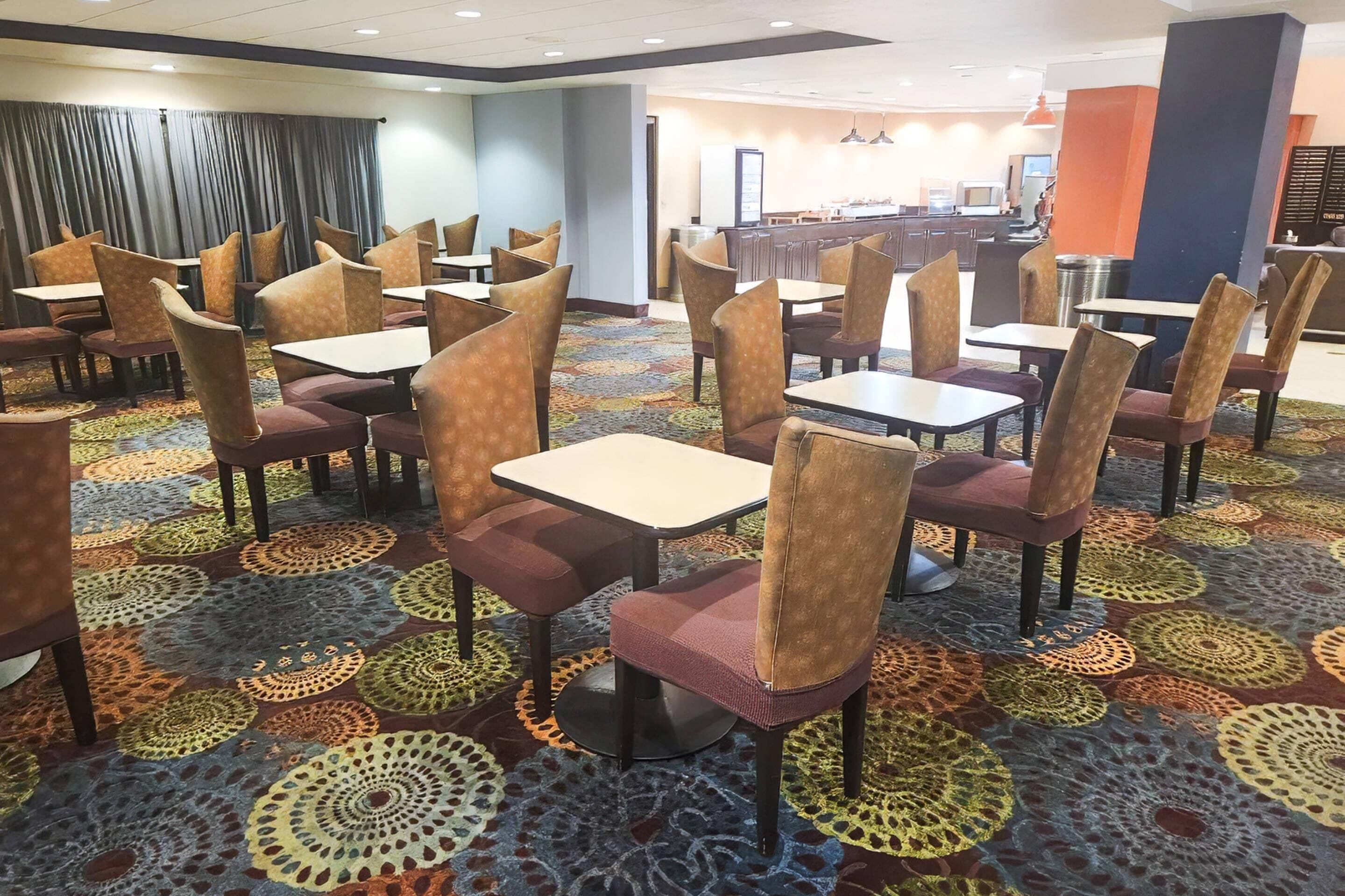 Free buffet breakfast 