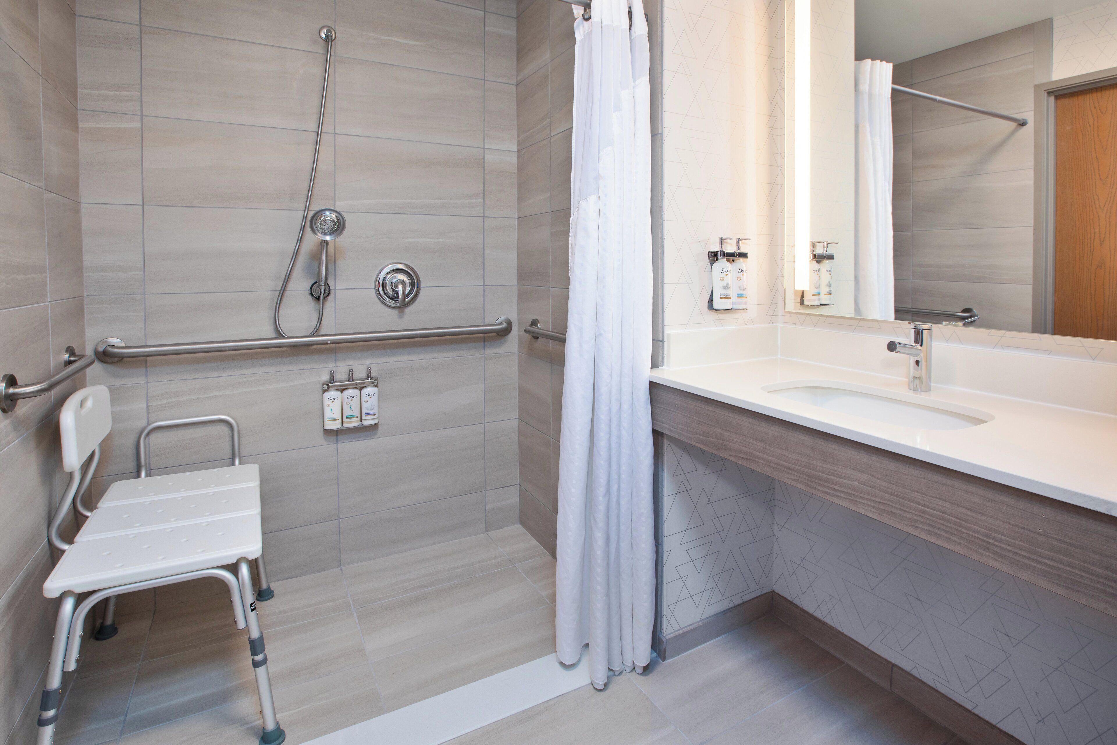 standard room, 2 queen beds, accessible (mobility, roll-in shower) | desk, iron/ironing board, free cots/infant beds, free wifi