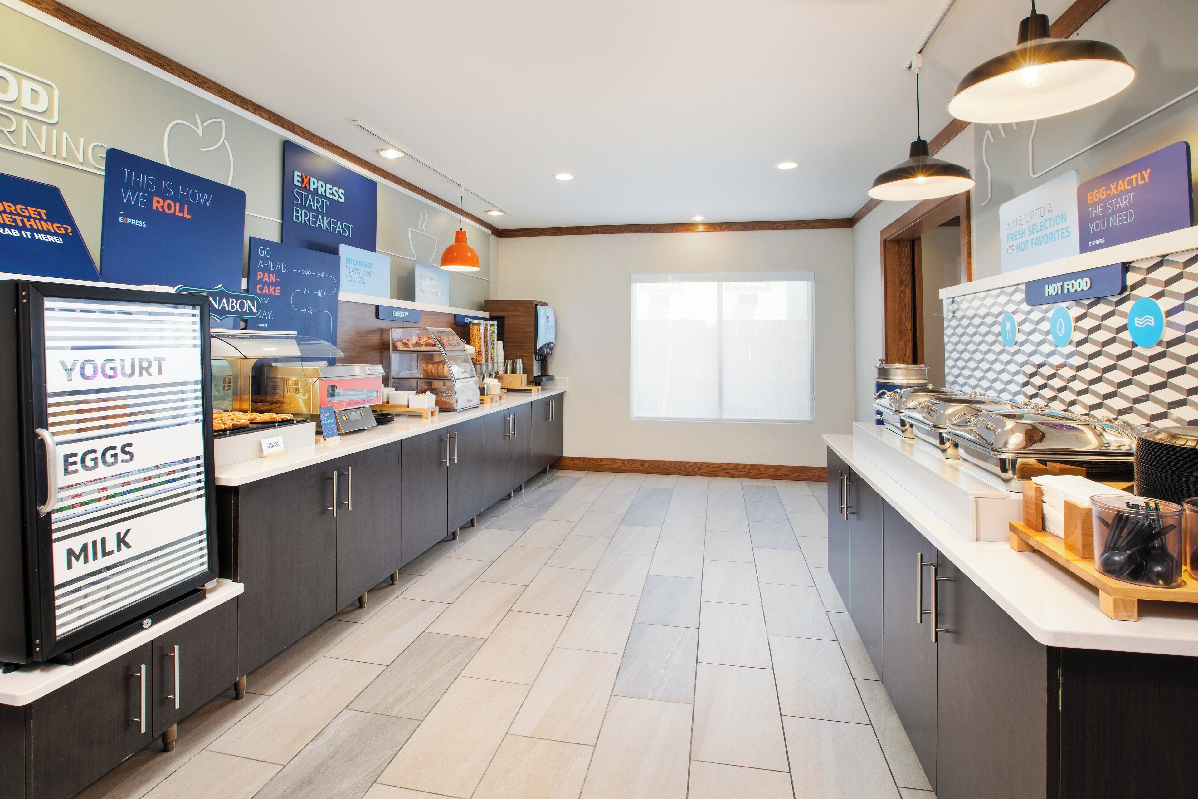 free buffet breakfast